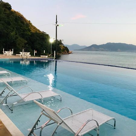 Apartamento Pe Na Areia Frente Para O Mar E Piscina Na Prainha Карагуататуба Екстериор снимка