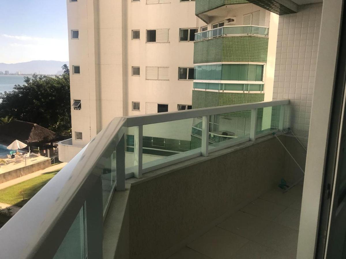 Apartamento Pe Na Areia Frente Para O Mar E Piscina Na Prainha Карагуататуба Екстериор снимка