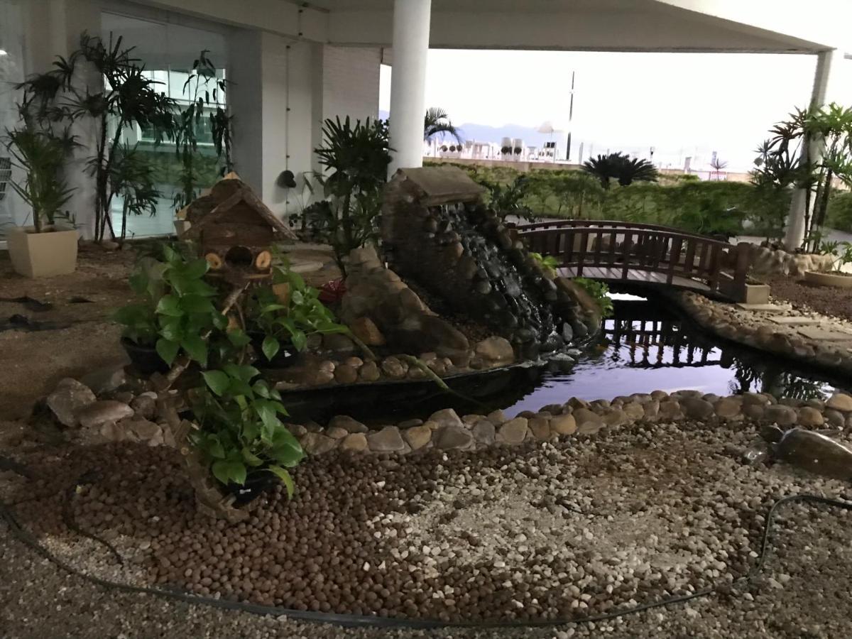 Apartamento Pe Na Areia Frente Para O Mar E Piscina Na Prainha Карагуататуба Екстериор снимка