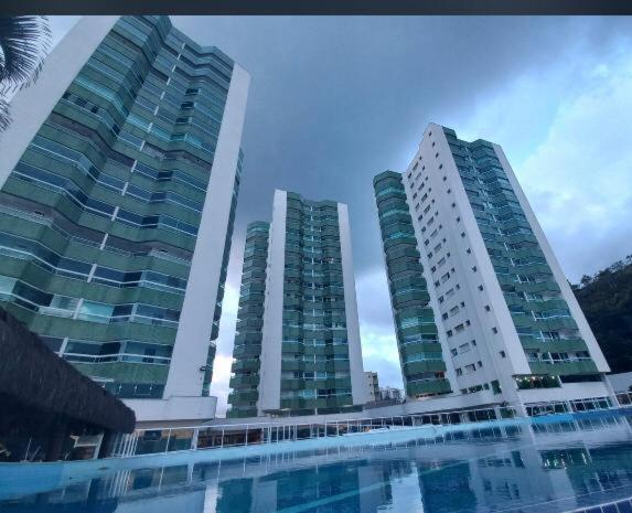 Apartamento Pe Na Areia Frente Para O Mar E Piscina Na Prainha Карагуататуба Екстериор снимка