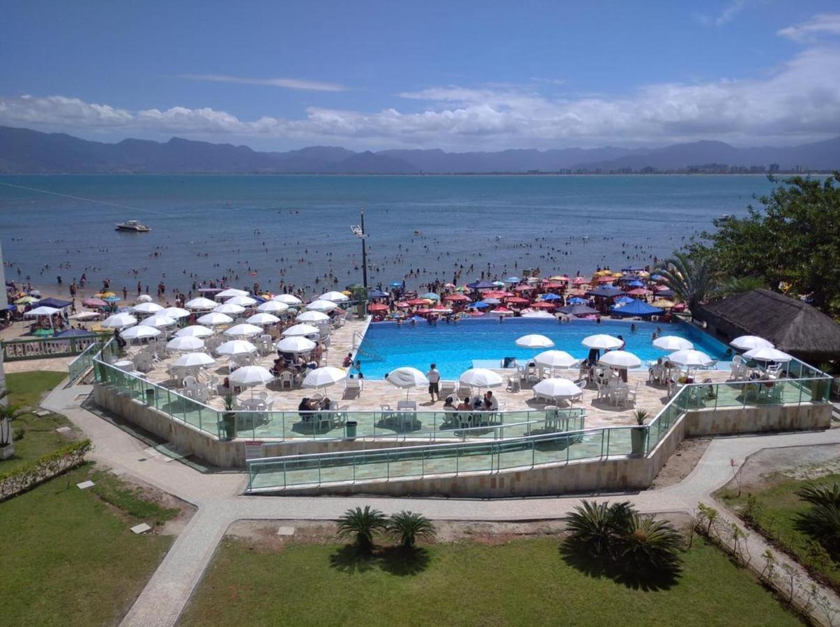 Apartamento Pe Na Areia Frente Para O Mar E Piscina Na Prainha Карагуататуба Екстериор снимка